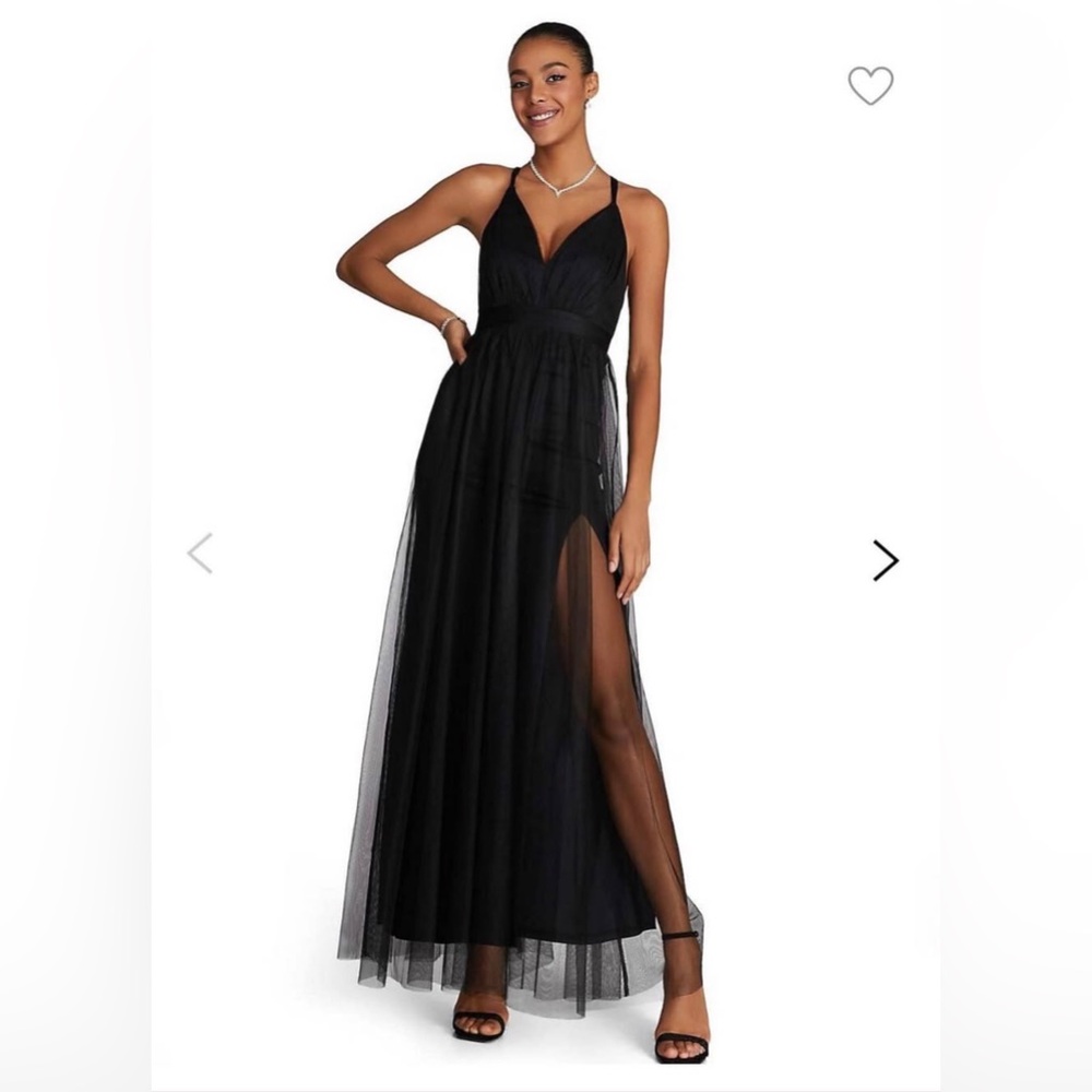Le château black long dress - perfect for prom or wedding guest